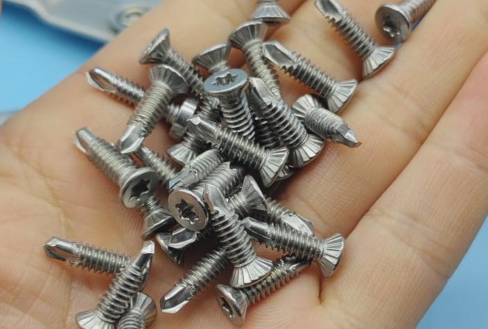 self-drilling-screws-vs-self-tapping-screws